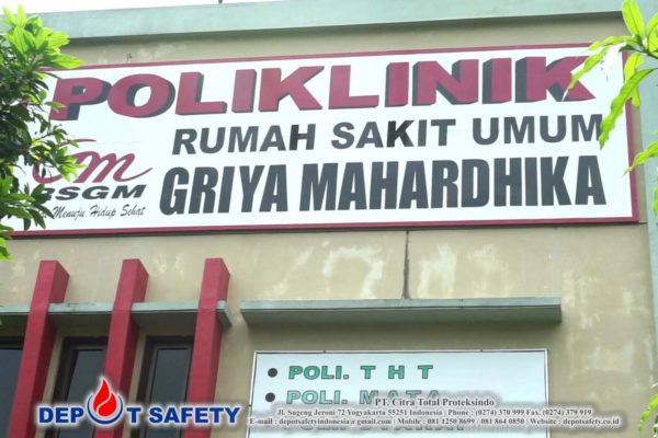 Latihan Pemadam Kebakaran RSU Griya Mahardika